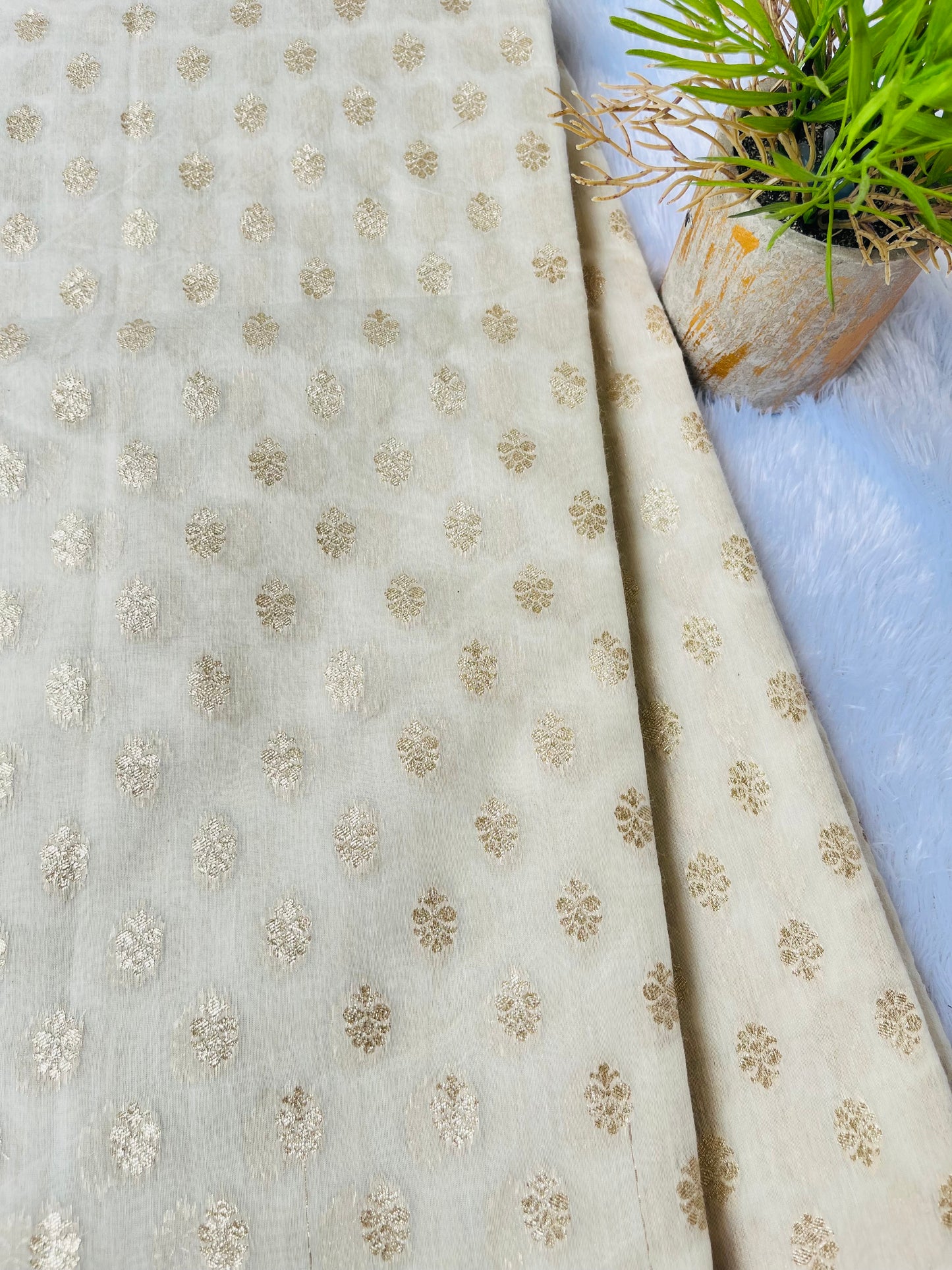 Pure Handloom chanderi cotton with golden buttas