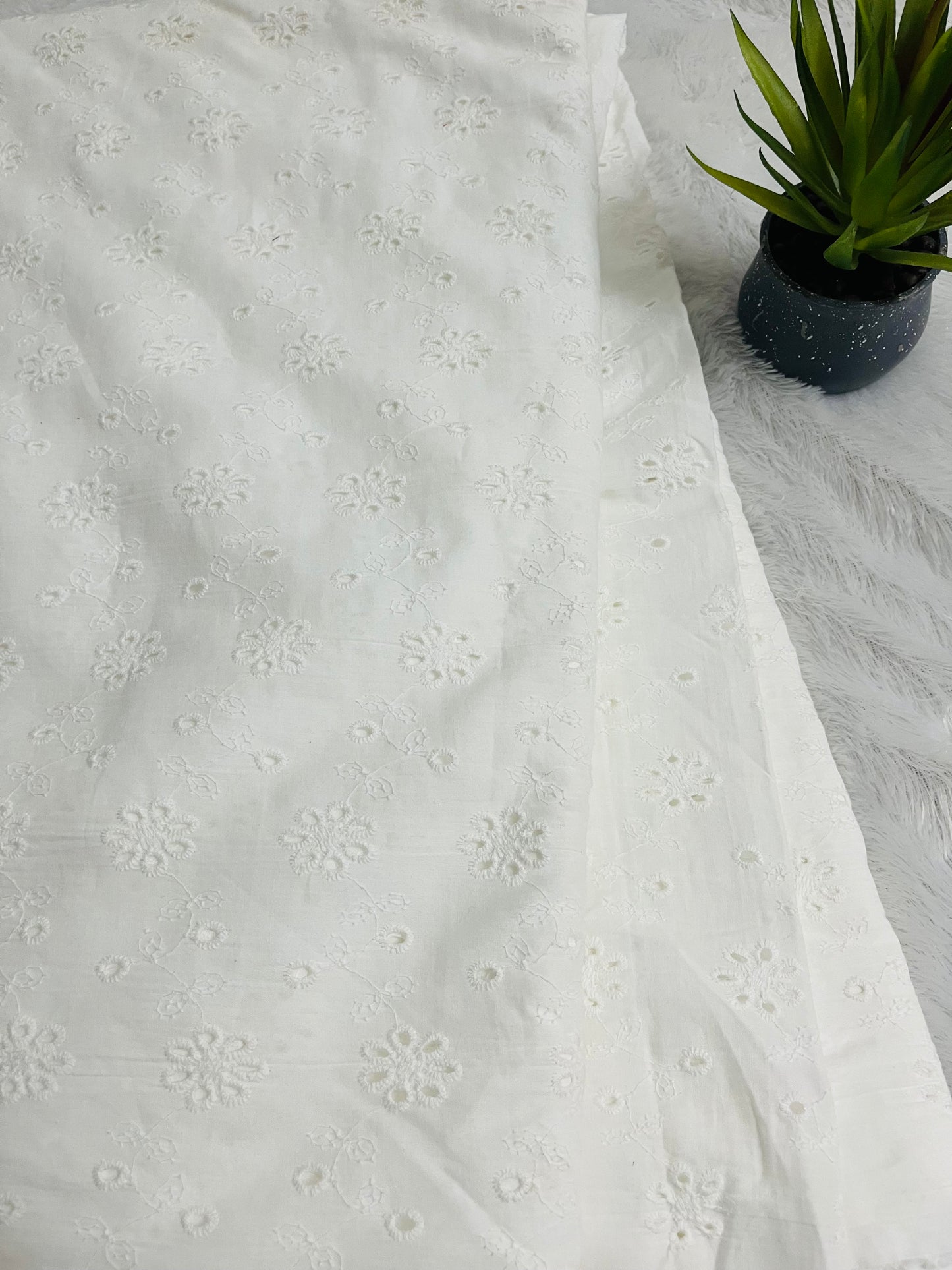 White colour premium quality hakoba