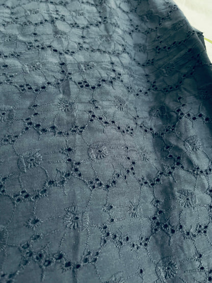 Dark navy blue shade with daisy flower design  hakoba